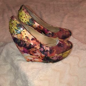 ALDO Floral print Wedges